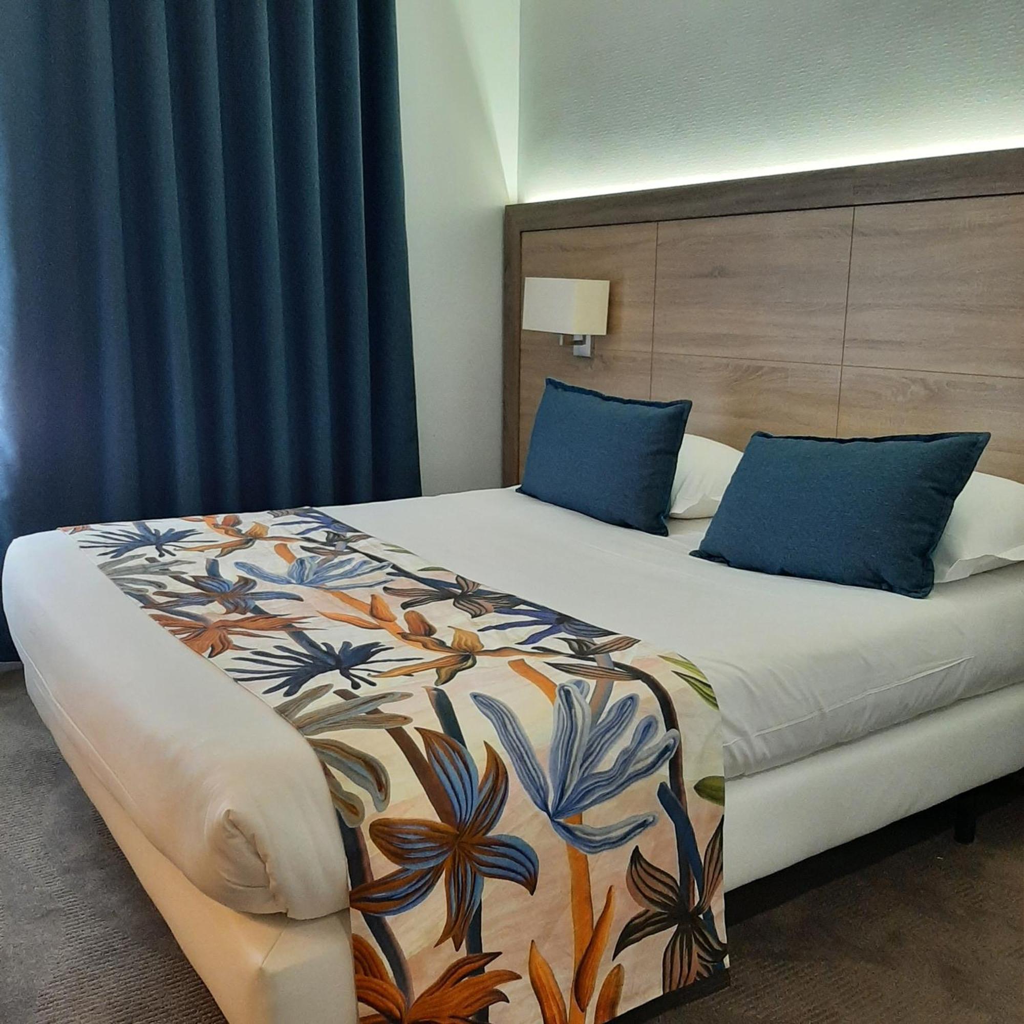 Logis Hotel Relais Saint Jacques - Chateauroux Déols المظهر الخارجي الصورة