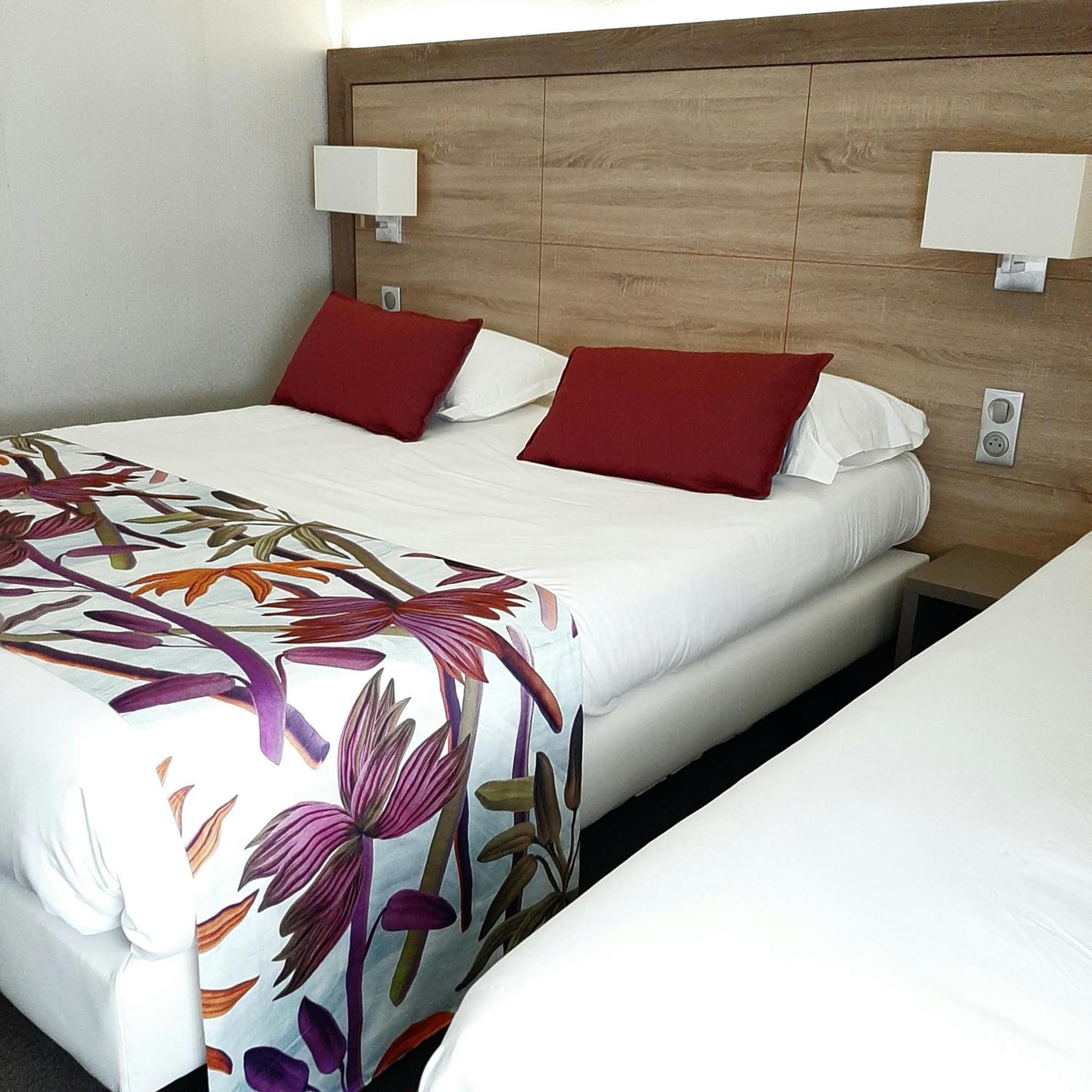 Logis Hotel Relais Saint Jacques - Chateauroux Déols المظهر الخارجي الصورة