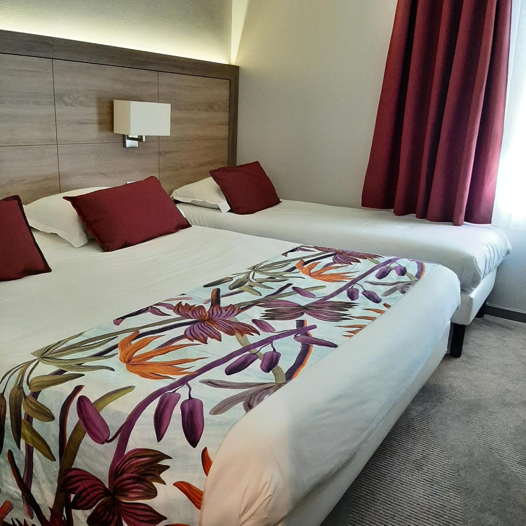 Logis Hotel Relais Saint Jacques - Chateauroux Déols المظهر الخارجي الصورة
