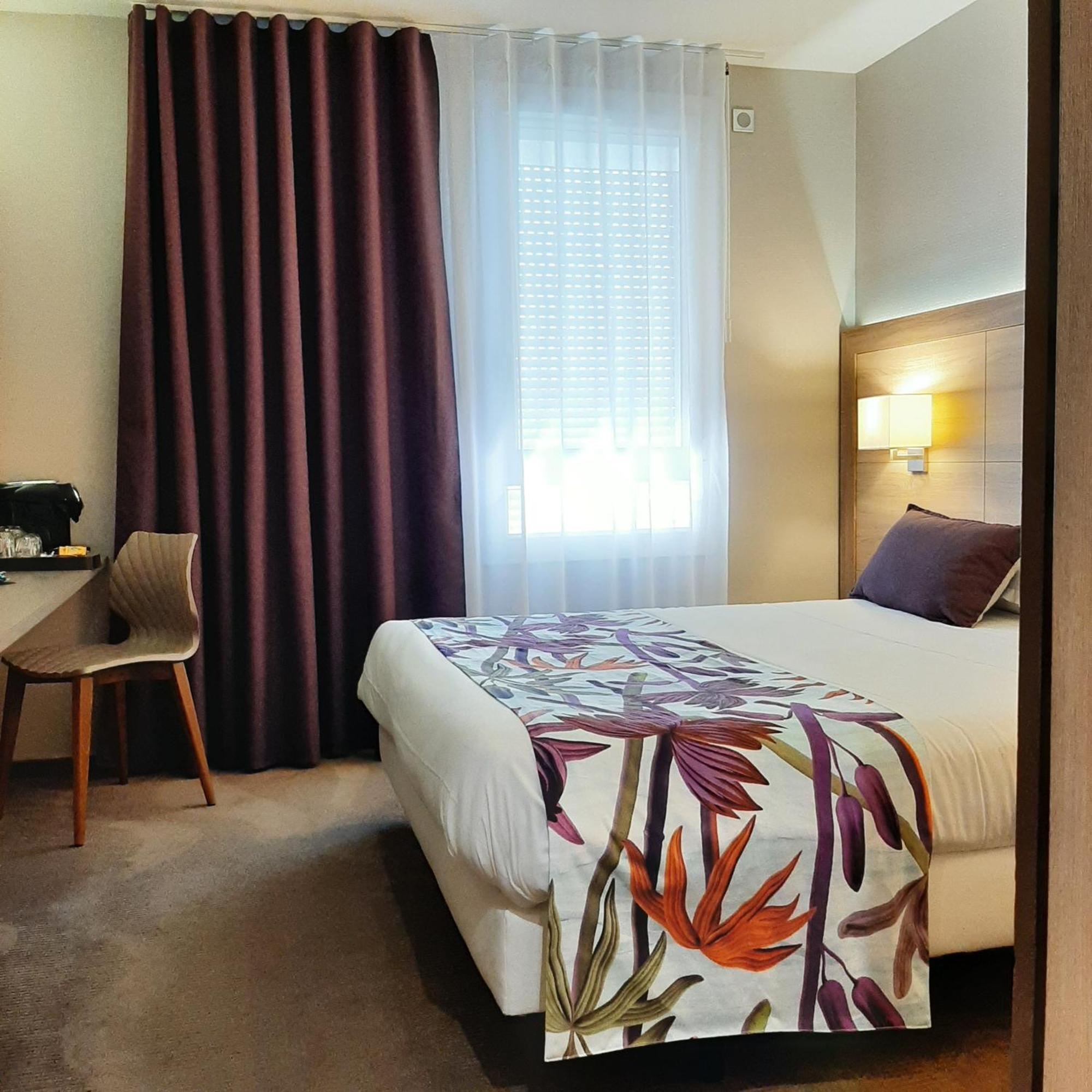 Logis Hotel Relais Saint Jacques - Chateauroux Déols المظهر الخارجي الصورة