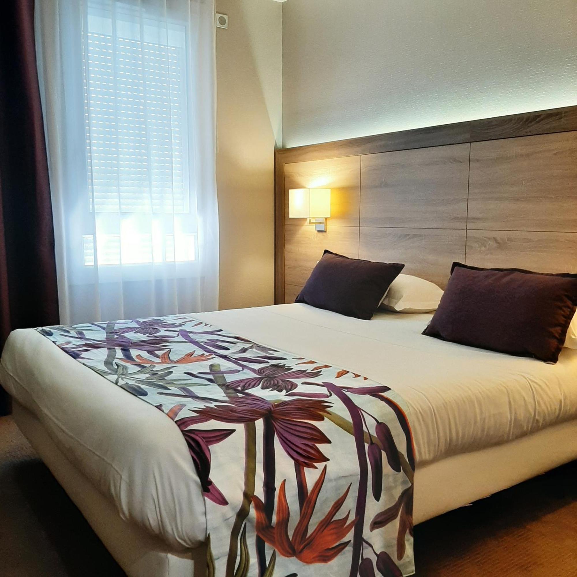 Logis Hotel Relais Saint Jacques - Chateauroux Déols المظهر الخارجي الصورة